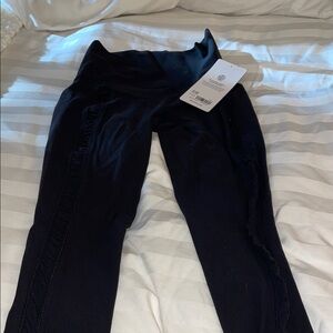 Athleta Cream Salutation Stash II Leggings